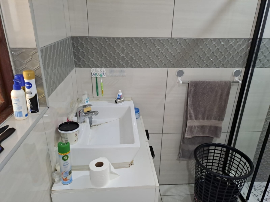 3 Bedroom Property for Sale in Nahoon Valley Park Eastern Cape